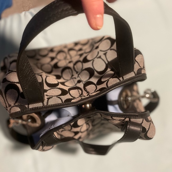 Spacious Signature C Coach Slouch - Picture 6 of 8